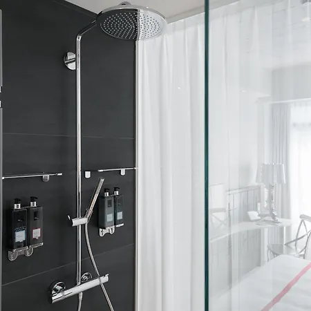 Ruby Zoe Hotel London By Ihg-3